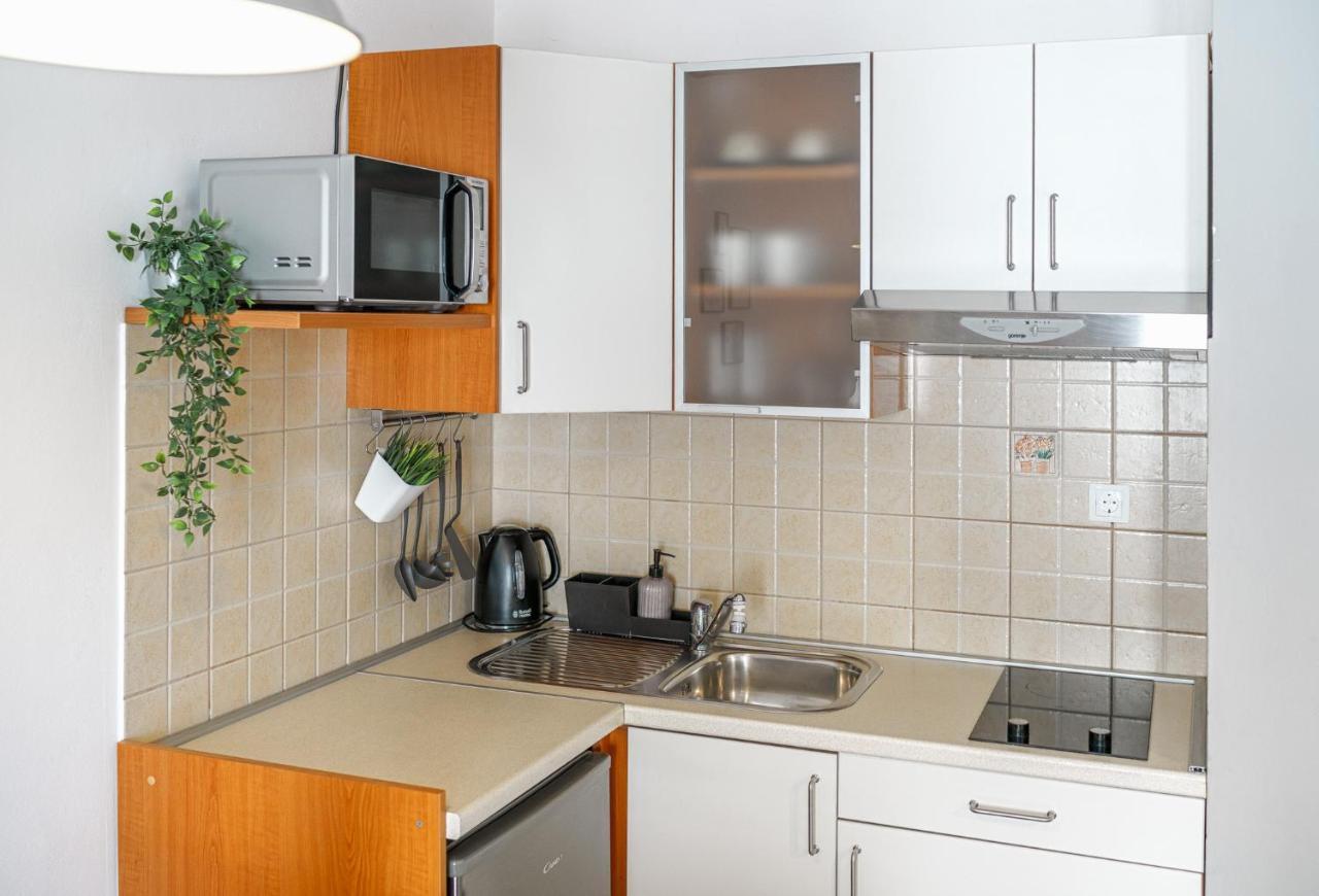 Family Petrov Apartments Vodice Exterior photo