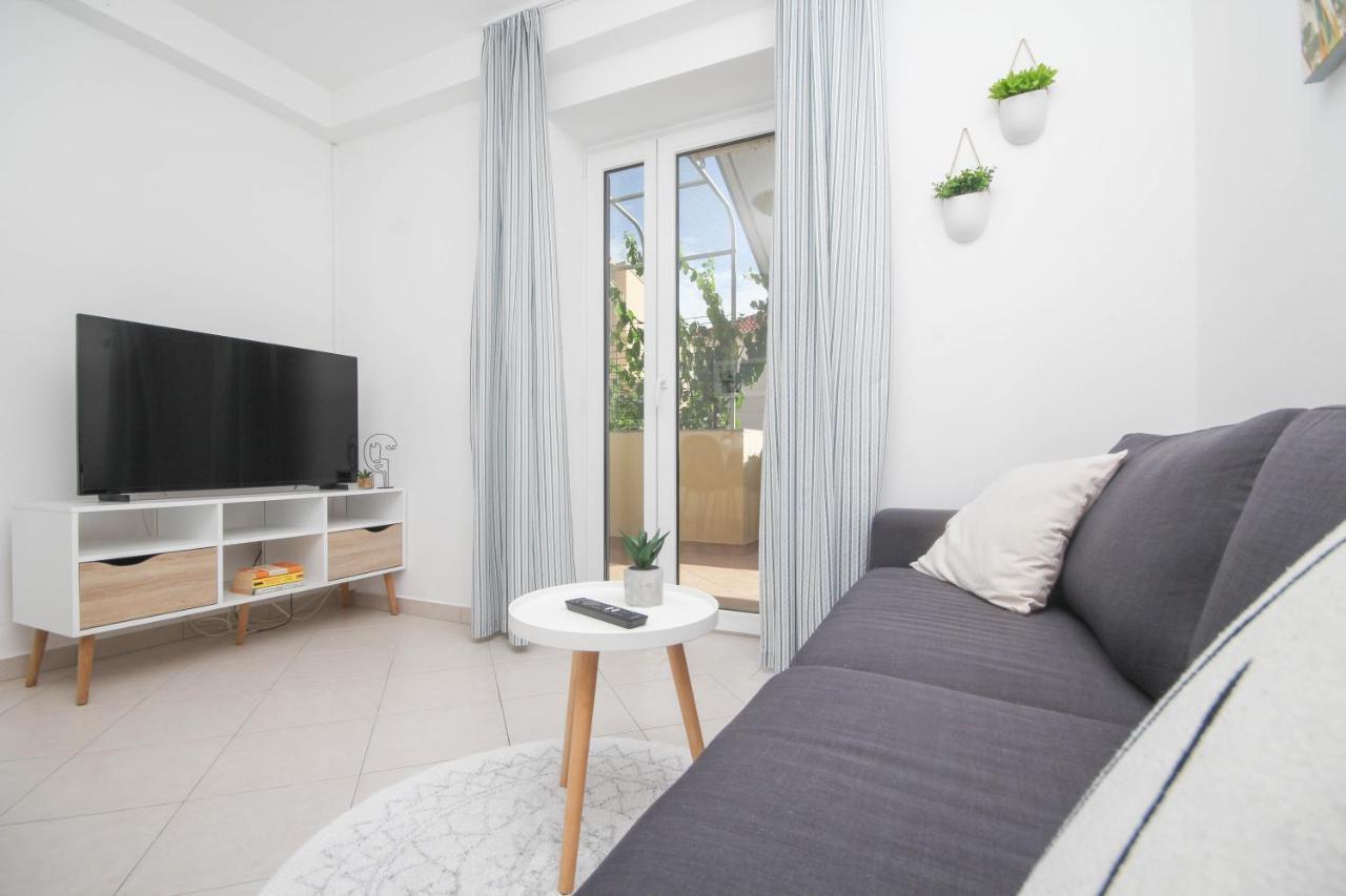 Family Petrov Apartments Vodice Exterior photo