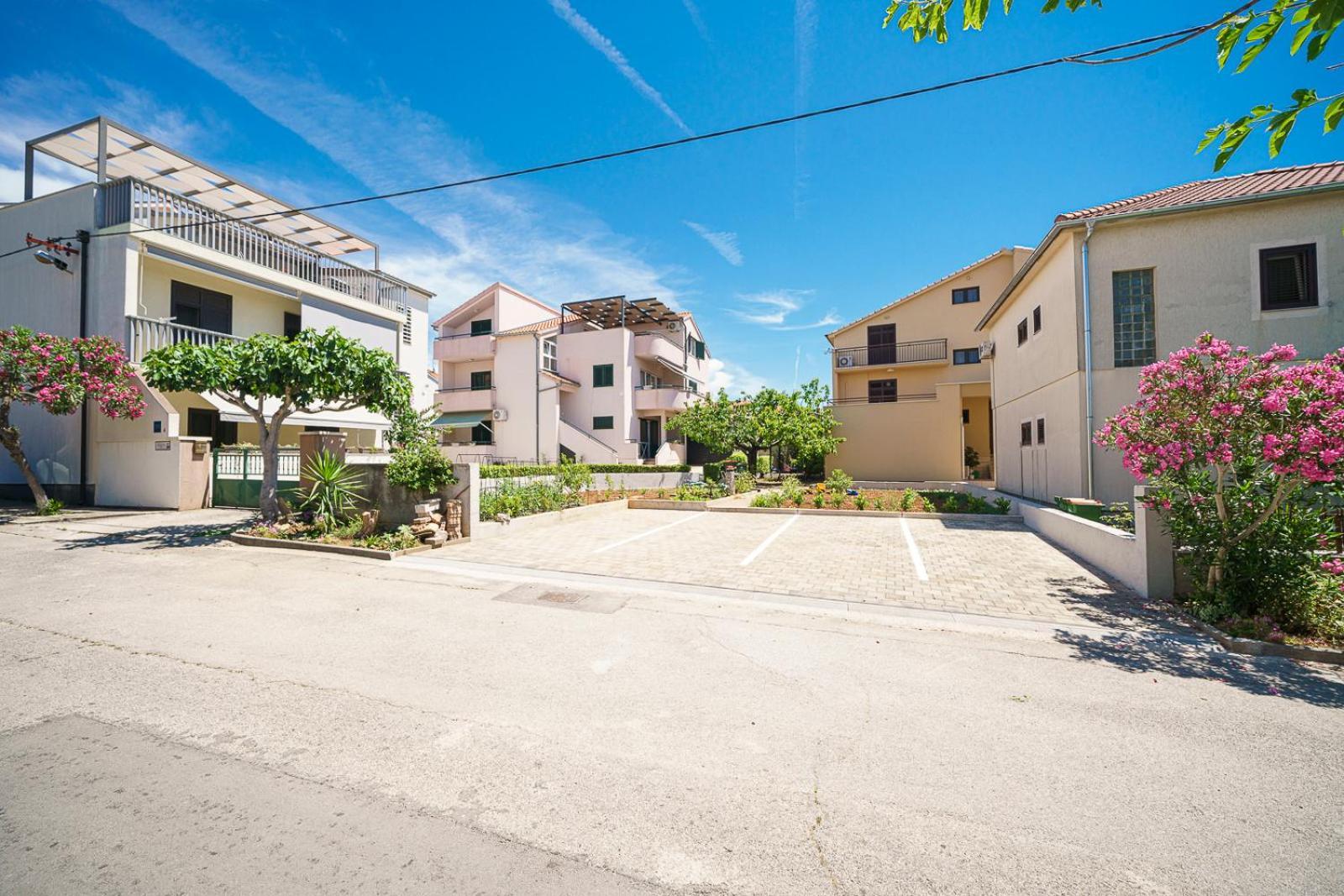 Family Petrov Apartments Vodice Exterior photo