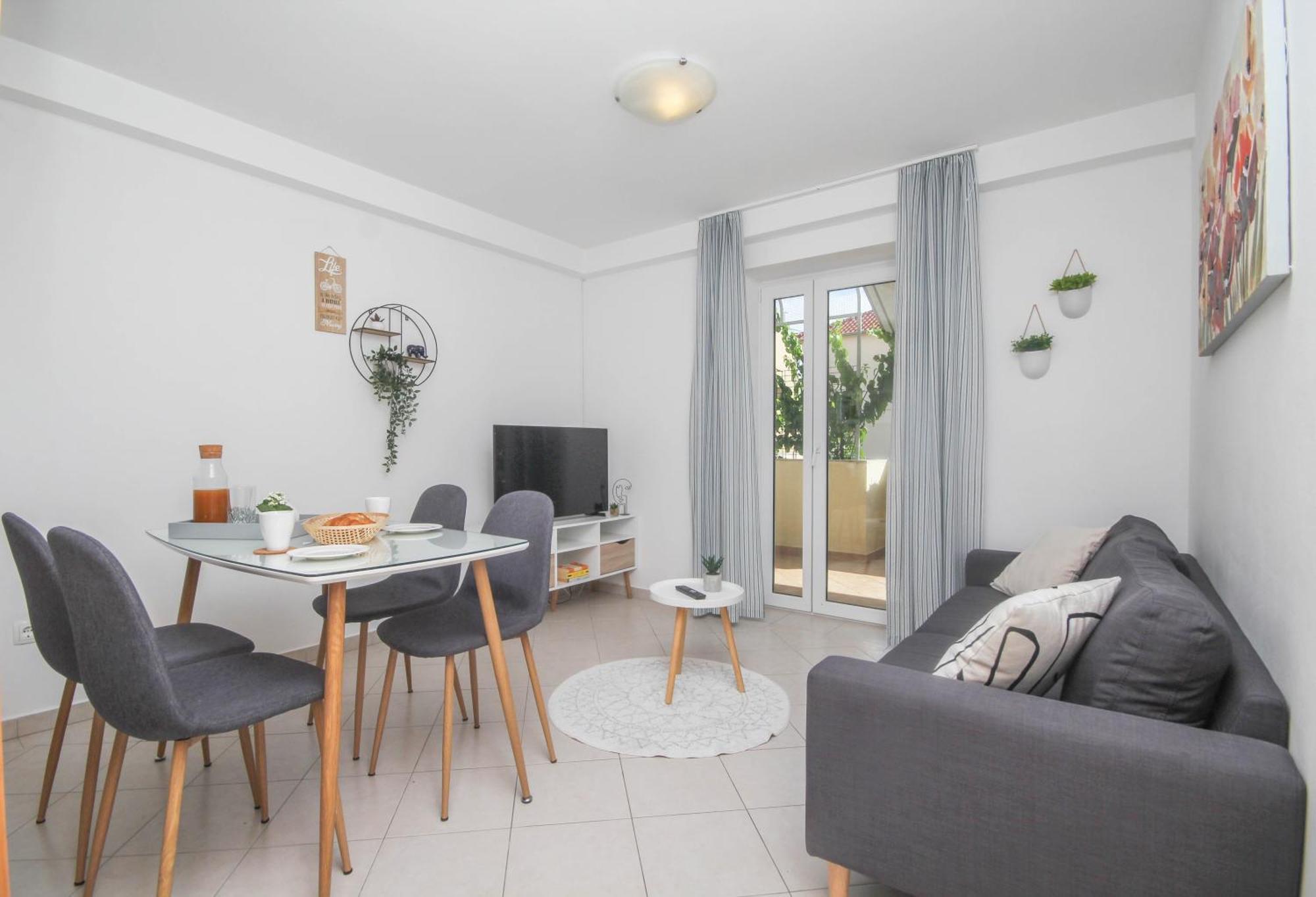 Family Petrov Apartments Vodice Room photo