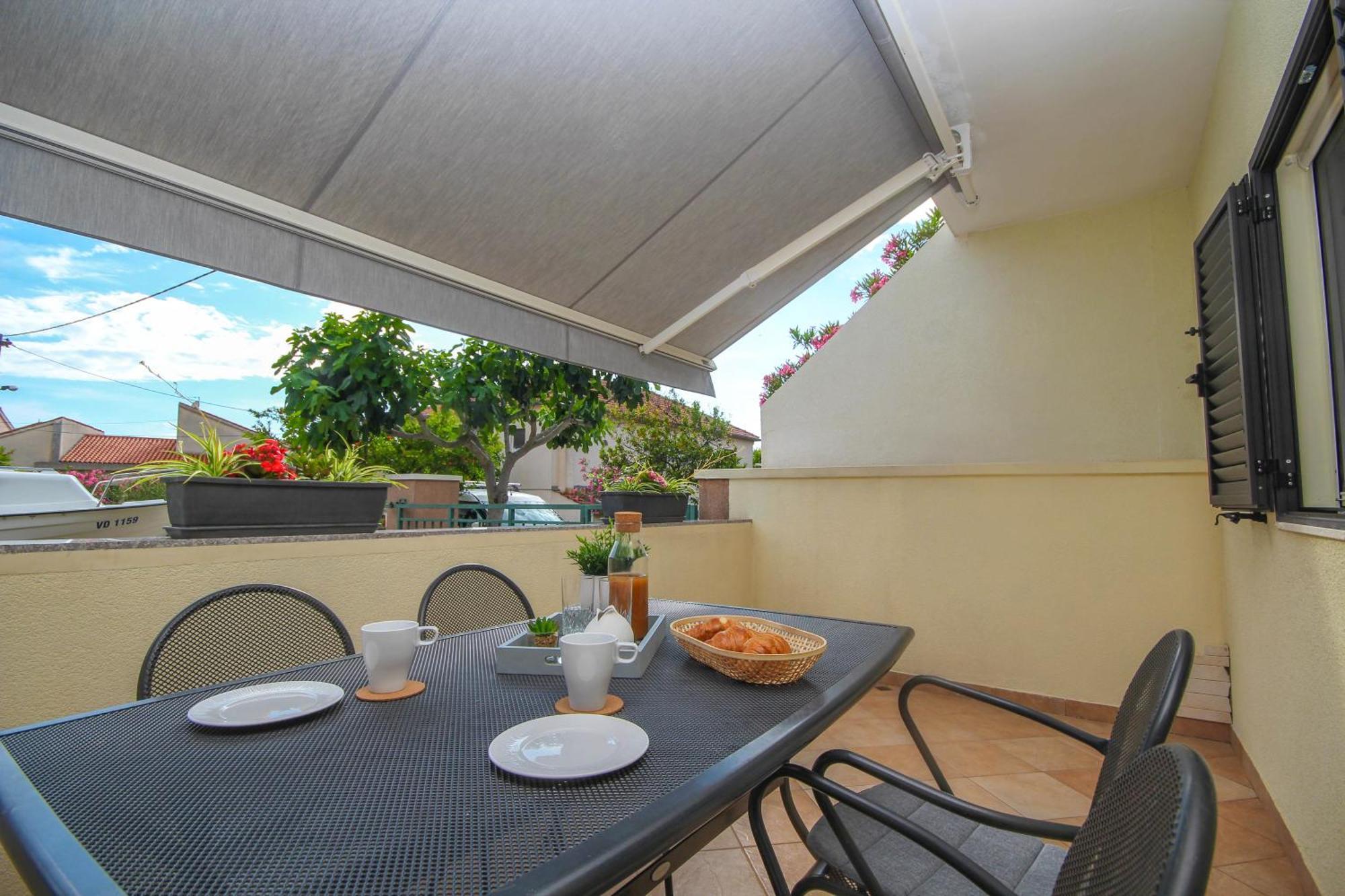 Family Petrov Apartments Vodice Room photo